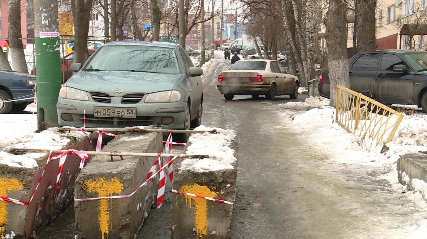 Между жителями домов на улице Карпинского разгорелся конфликт