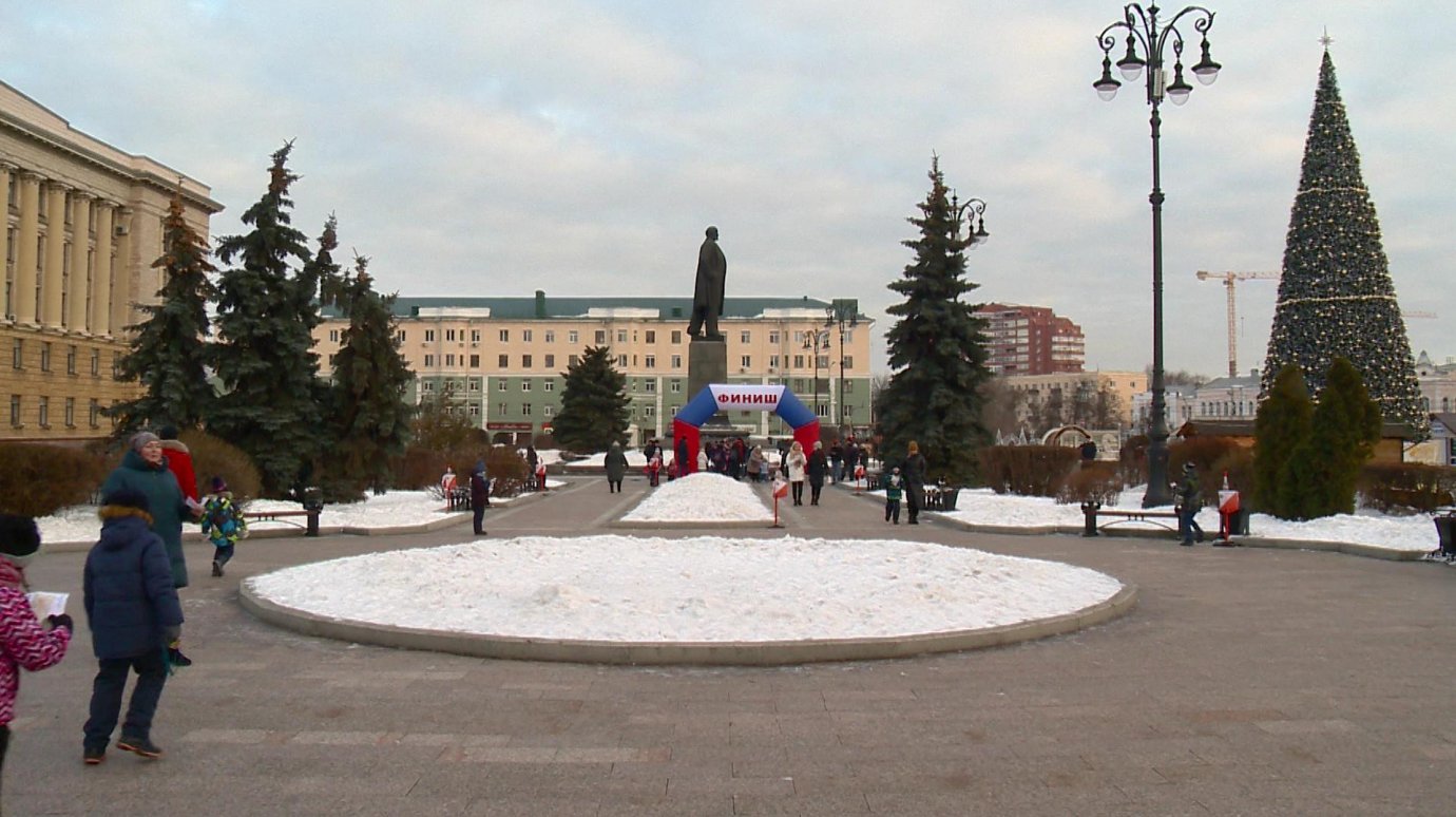 На площади Ленина электронный лабиринт развлек детей и взрослых