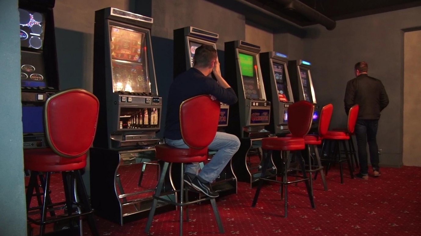 Из подпольного игрового клуба в Пензе изъяли 18 автоматов