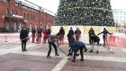 На площади Ленина пензенцы сыграли в хоккей без коньков