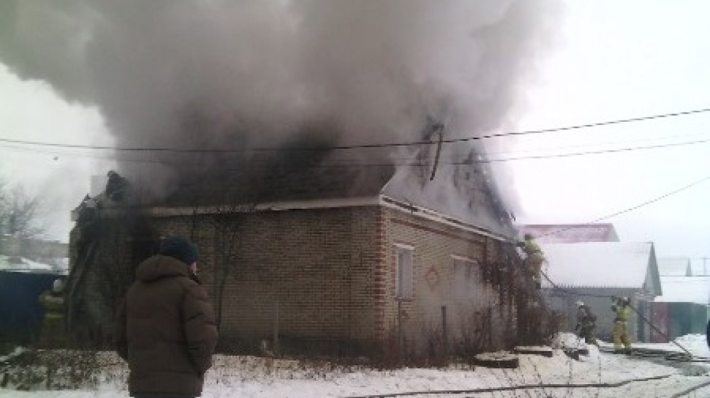 В Кузнецке при пожаре в частном доме люди не пострадали