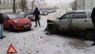 На Южной Поляне в Пензе столкнулись автомобили Opel и «Лада»