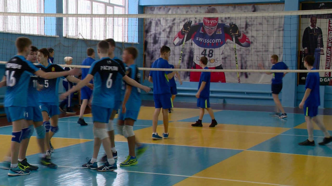 В Пензе 13 команд сражаются в областном первенстве по волейболу