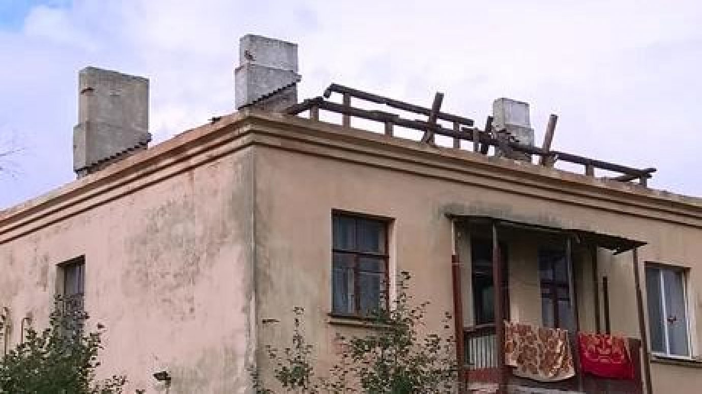 В Пачелме чиновники не замечали разрушающийся дом