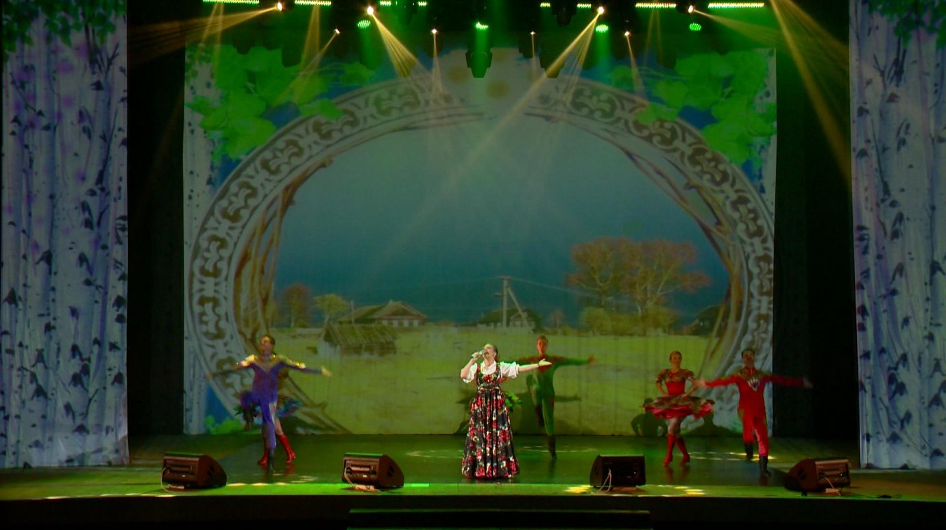 В Пензе концерт Марины Девятовой собрал полный зал поклонников