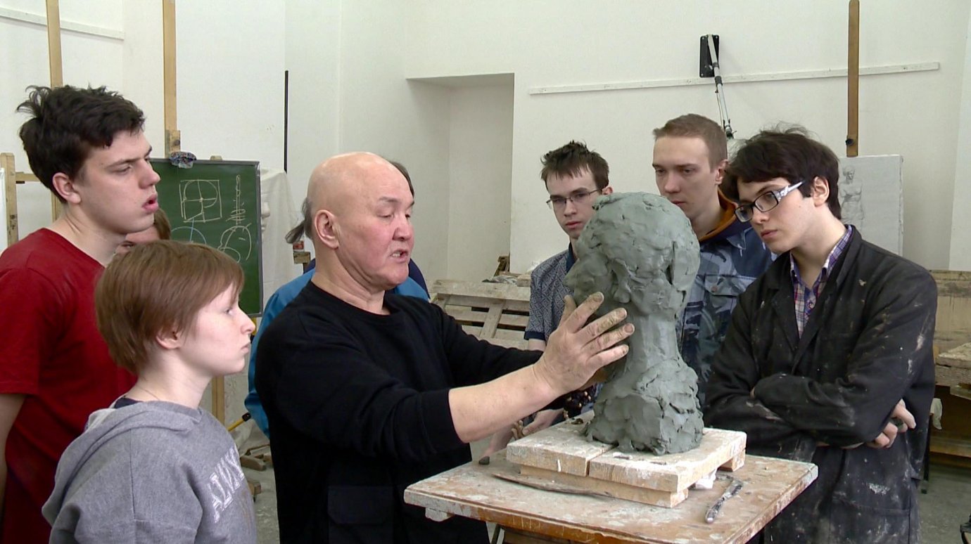 Будущим скульпторам Пензы дал мастер-класс декан МГАХИ