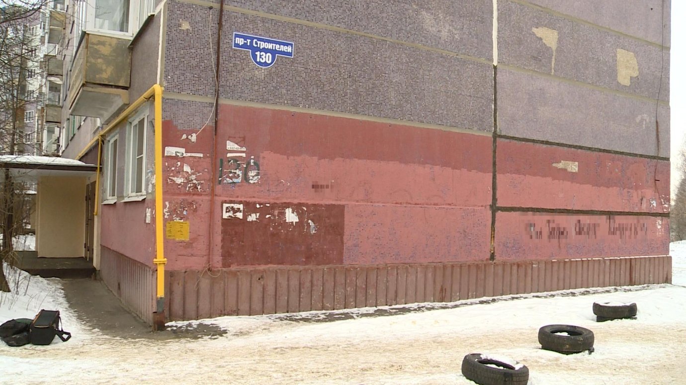 Жителя проспекта Строителей вывели из себя надписи на стенах
