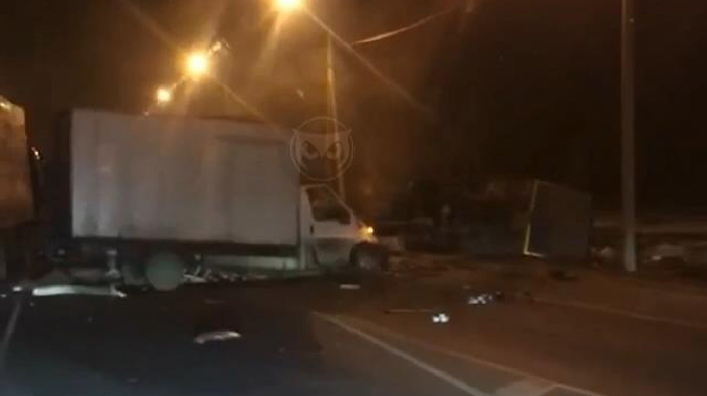 В Мокшанском районе столкнулись Ford и ГАЗ, двух человек госпитализировали