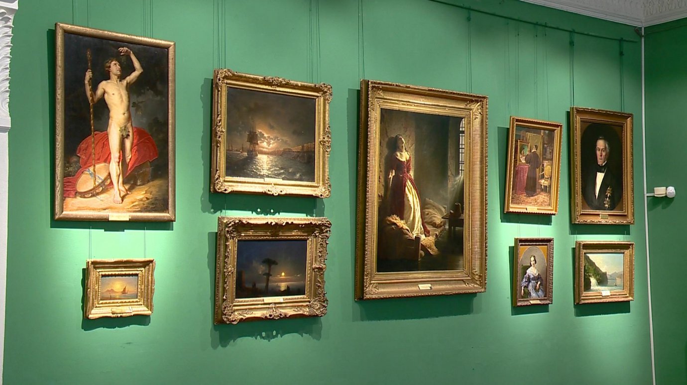 В Зеленом зале картинной галереи выставили русские иконы