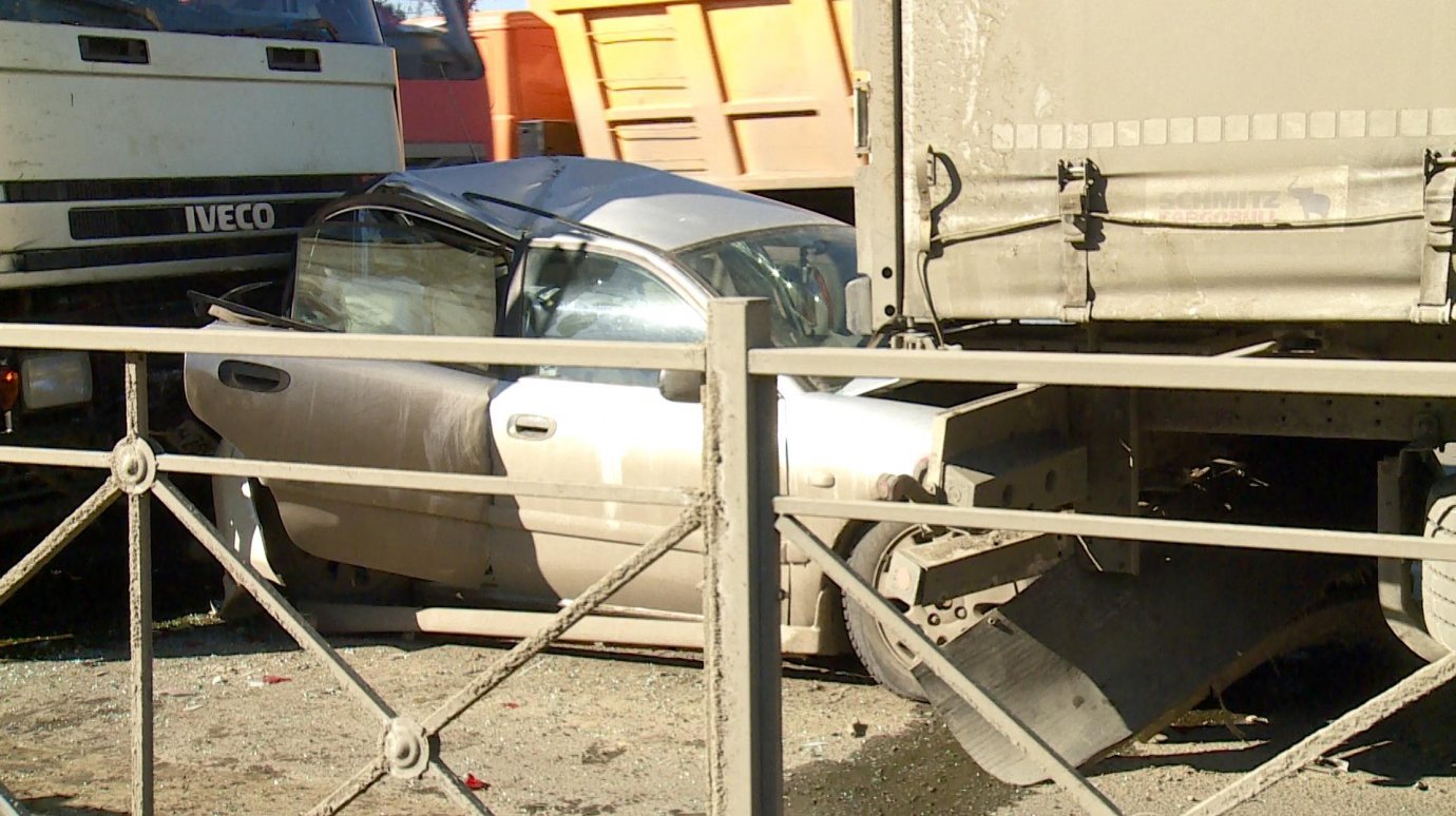 В ДТП с тремя машинами на улице Ульяновской пострадала женщина