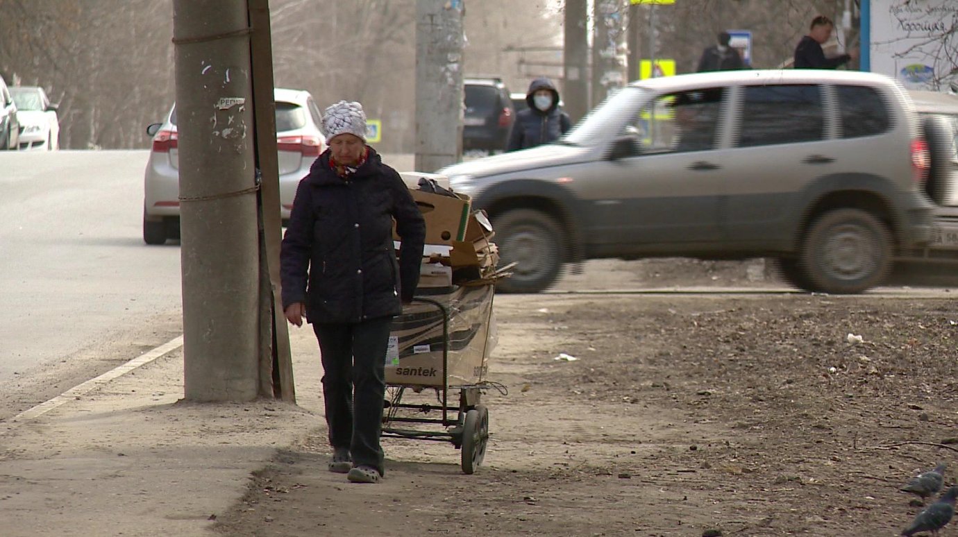 Пензенцам неудобно ходить по тротуару на улице Рахманинова