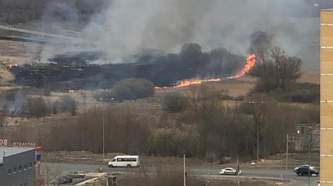 В МЧС пояснили появление дыма и огня в районе Арбеково