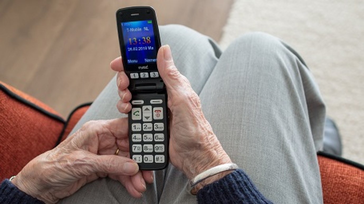 Пожилым пензенцам советуют двигаться при разговорах по телефону