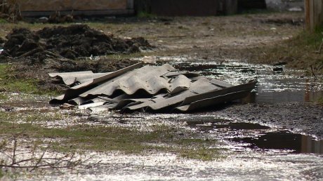 На Привокзальной и Долгорукова вода идет не в дома, а во двор