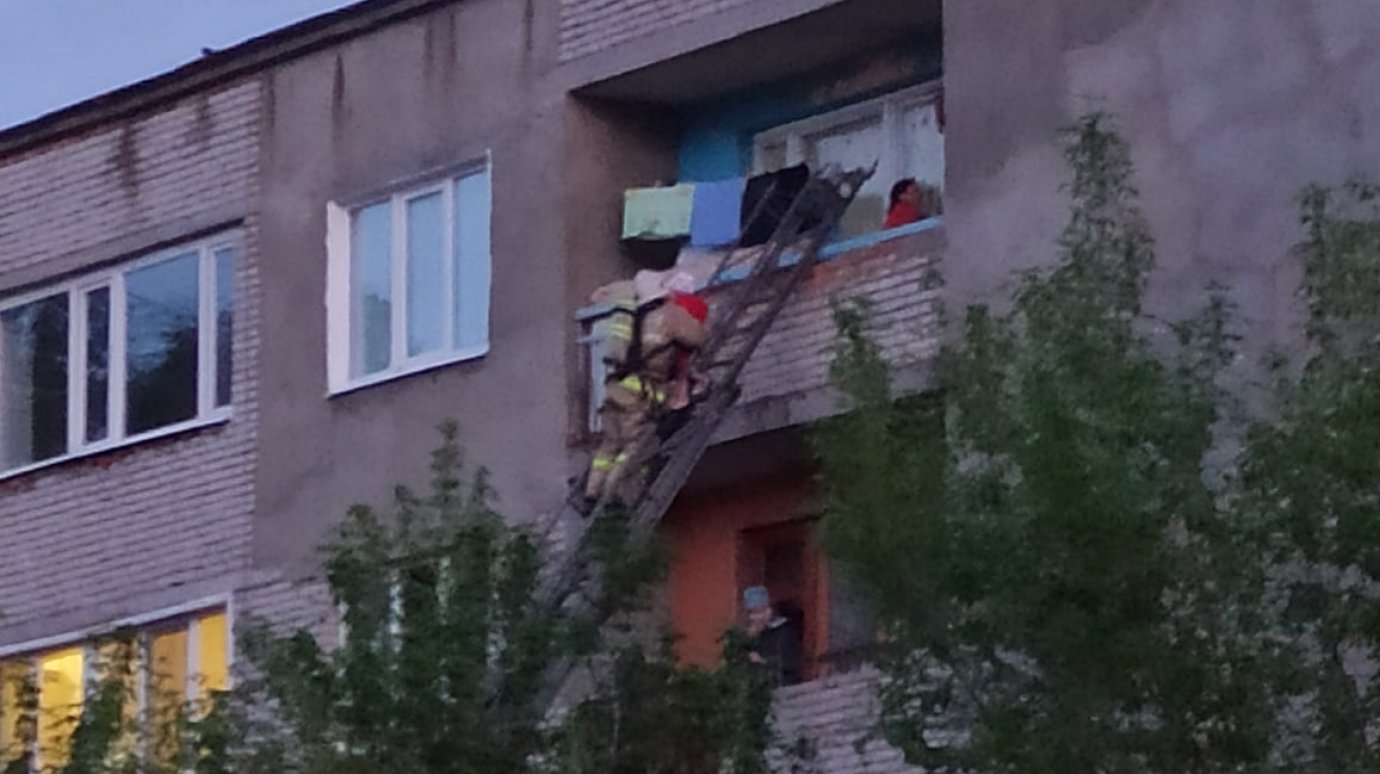 Соцсети: жителей дома в Пензе эвакуировали из-за пожара