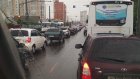 Ремонт дороги спровоцировал автомобильный затор в Терновке