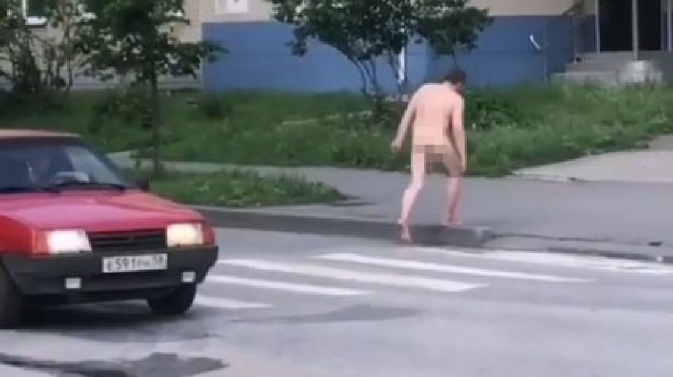 по городу гулял голый мужчина фото 80