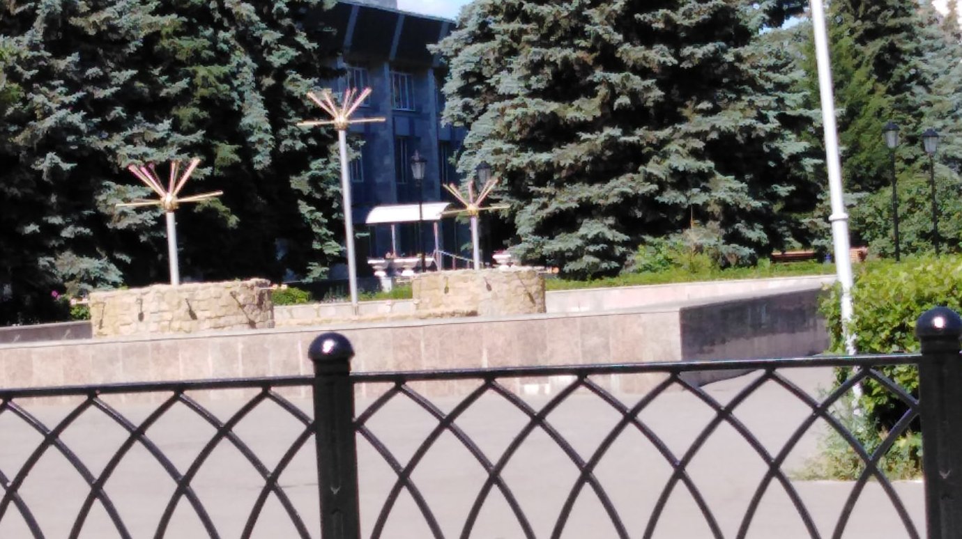 В Кузнецке не смогли разобраться, почему не работает фонтан
