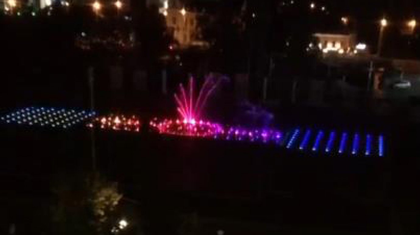 В Сети появилось видео пробного пуска фонтана в Пензе
