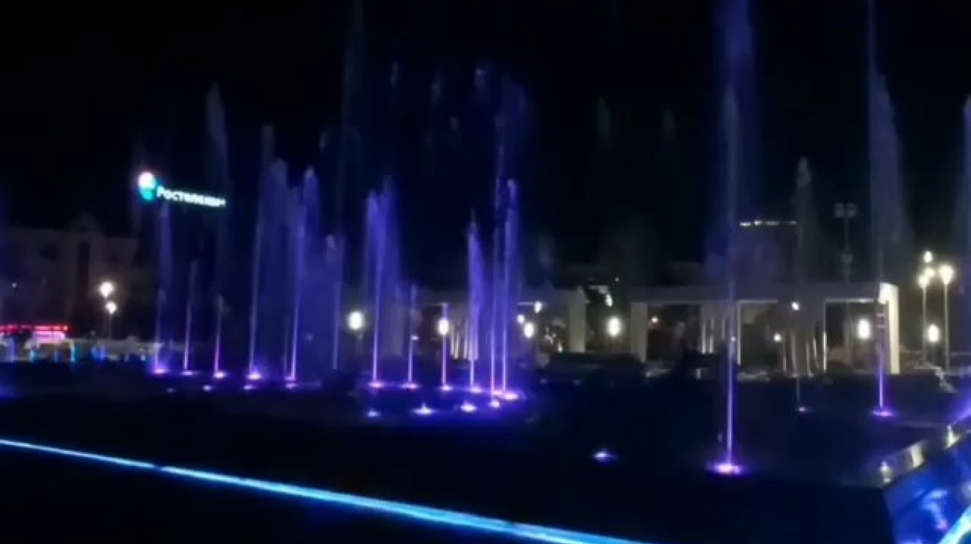 Пензенцам показали впечатляющее ночное видео с новым фонтаном