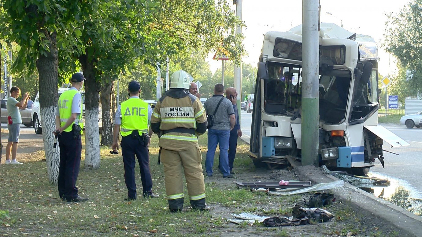 В ГИБДД сообщили о подростках, пострадавших в аварии с автобусом