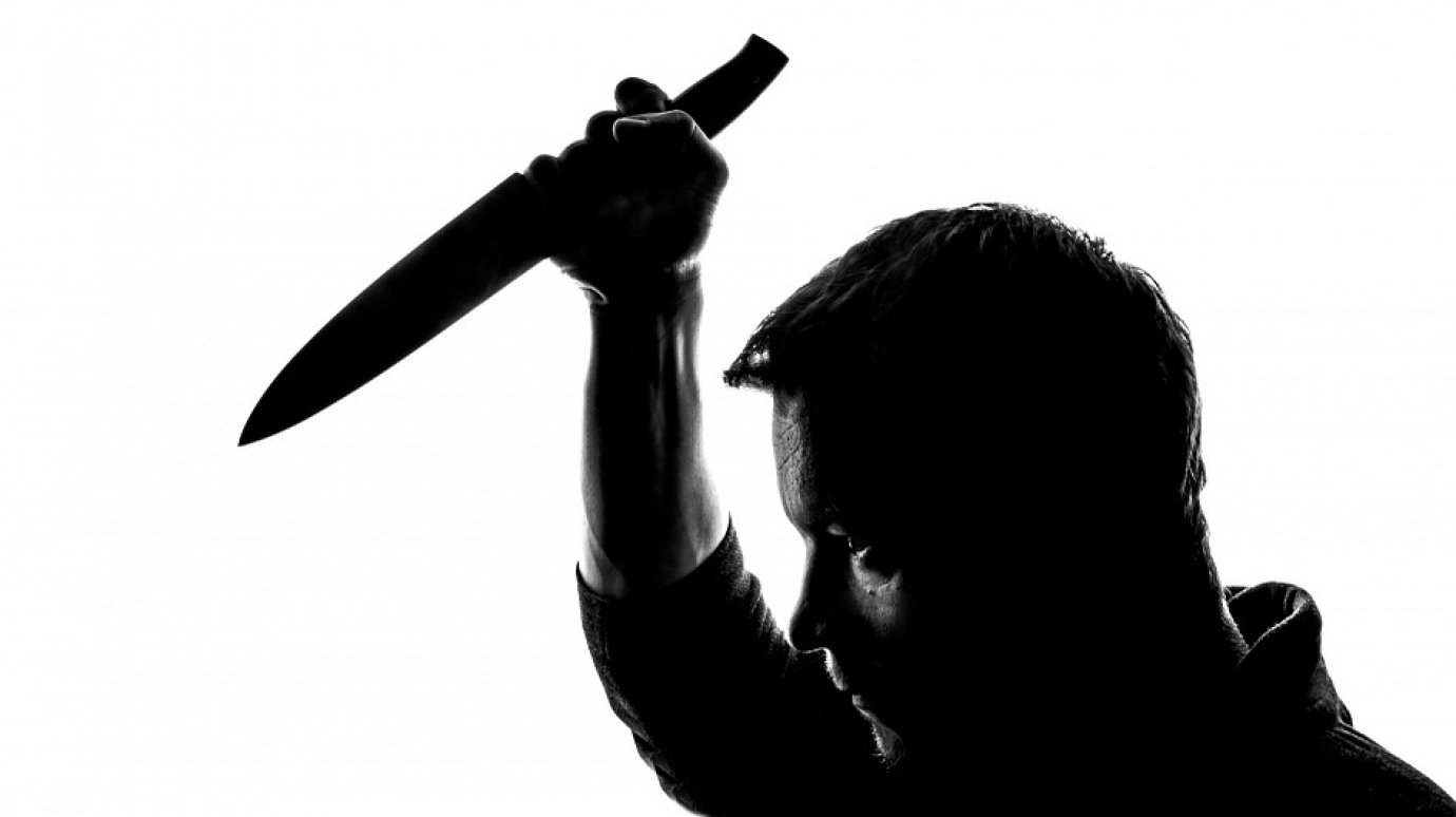 В Бековском районе сельчанин изрезал знакомого самодельным ножом