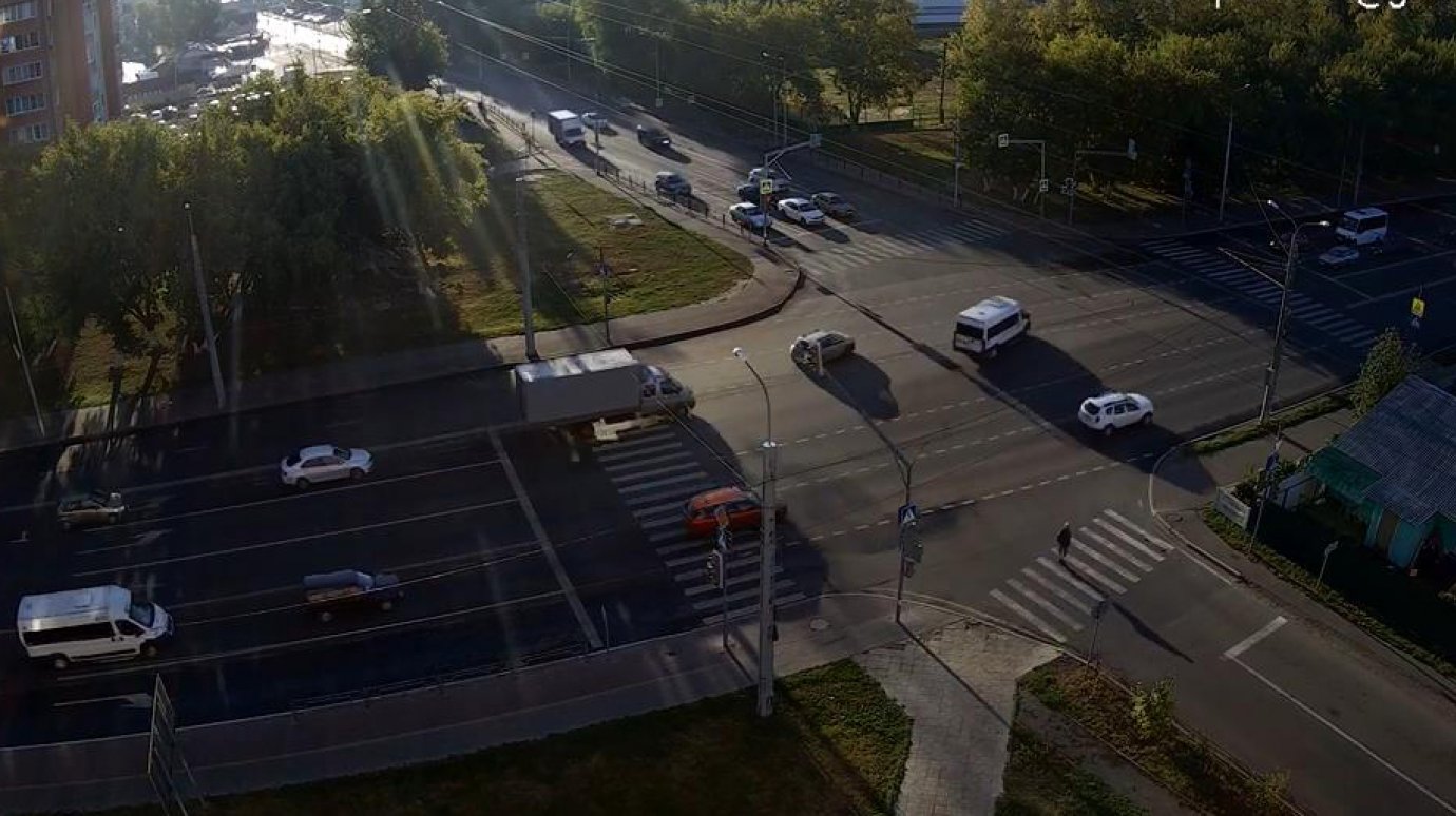 Обнародовано видео момента аварии с маршруткой на ул. Сухумской