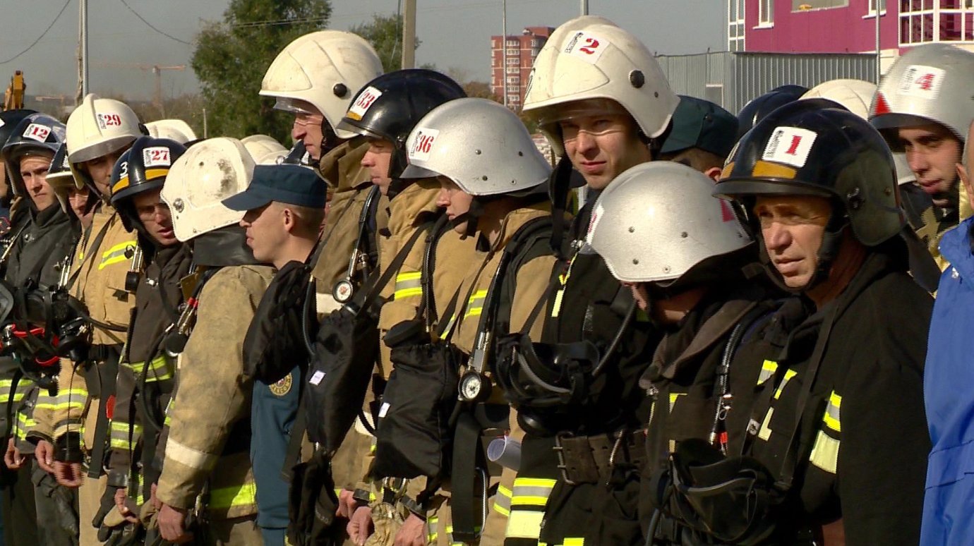 Пензенские пожарные приняли участие в соревнованиях «Вертикальный вызов»