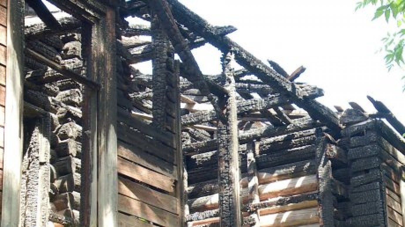 В Пензе в очередной раз загорелся дом на Красной, 77