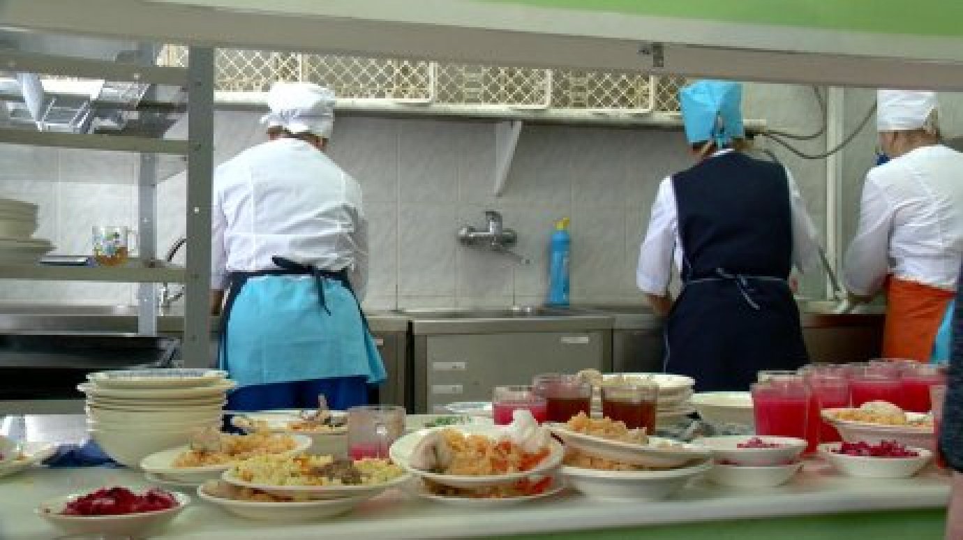 Скотч в еде: пензенские родители боятся за здоровье школьников