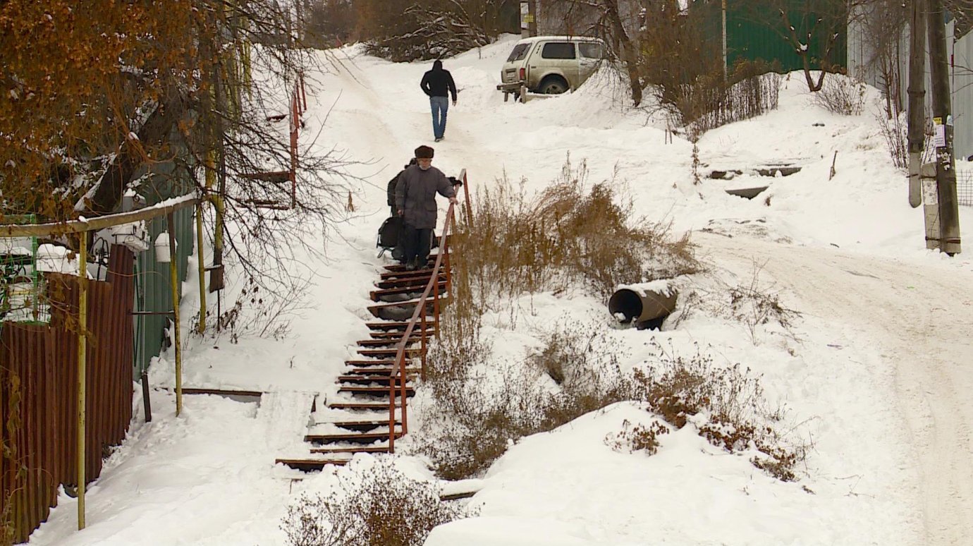 Пензенцы пожаловались на скользкую лестницу на улице Лескова