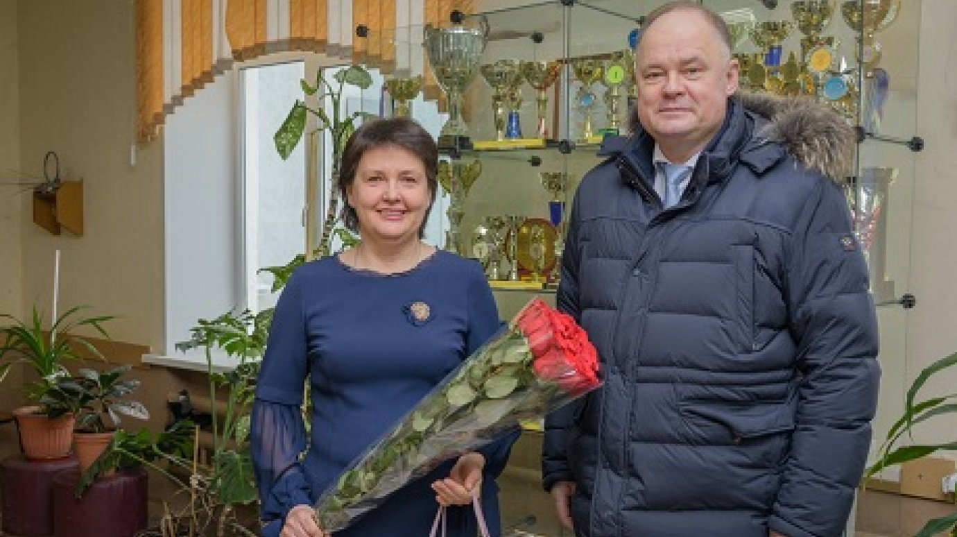 Вадим Супиков поздравил педагогов с наступающим праздником