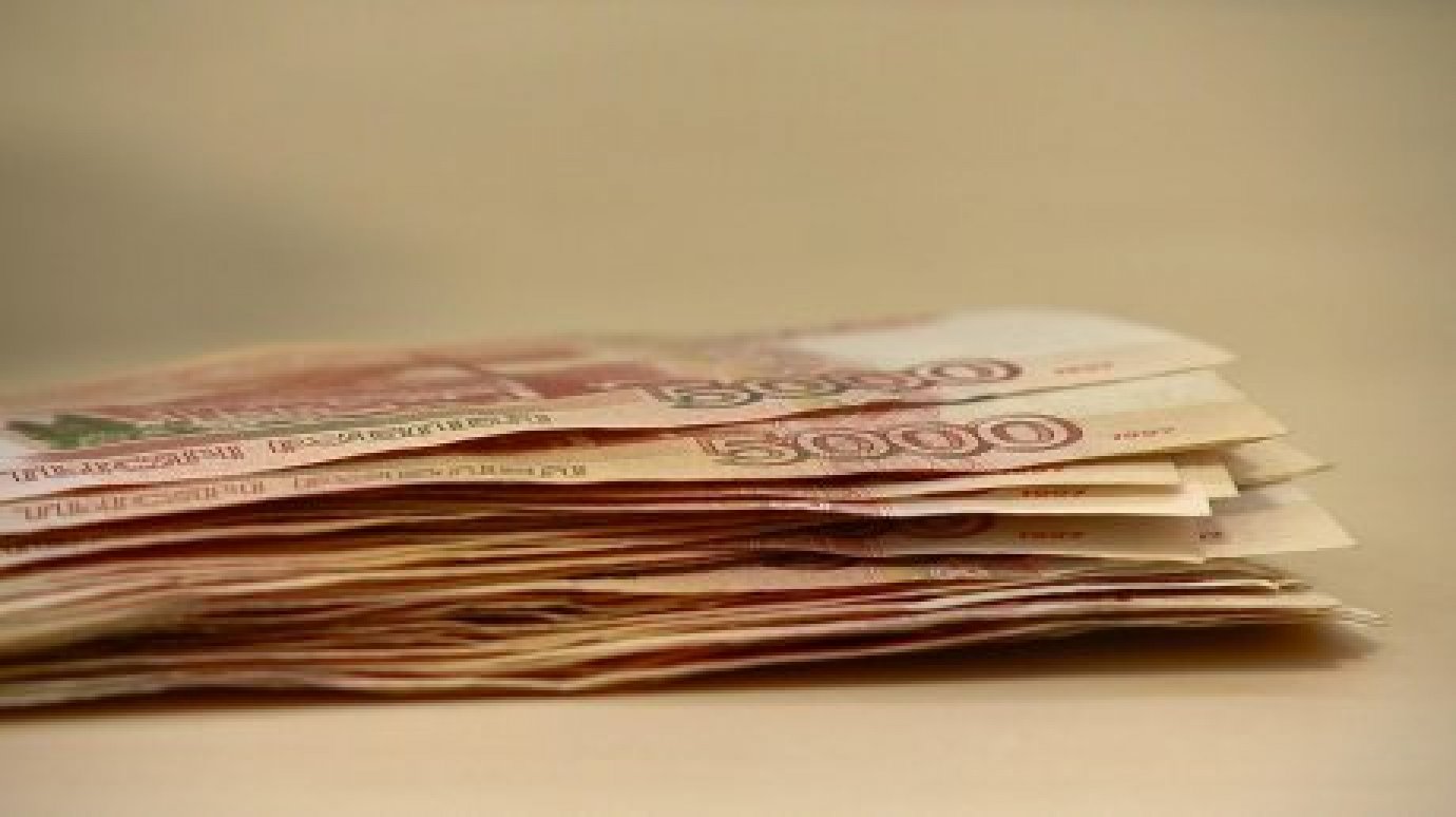 В Тамалинском районе сотрудницу банка обвинили в хищении денег