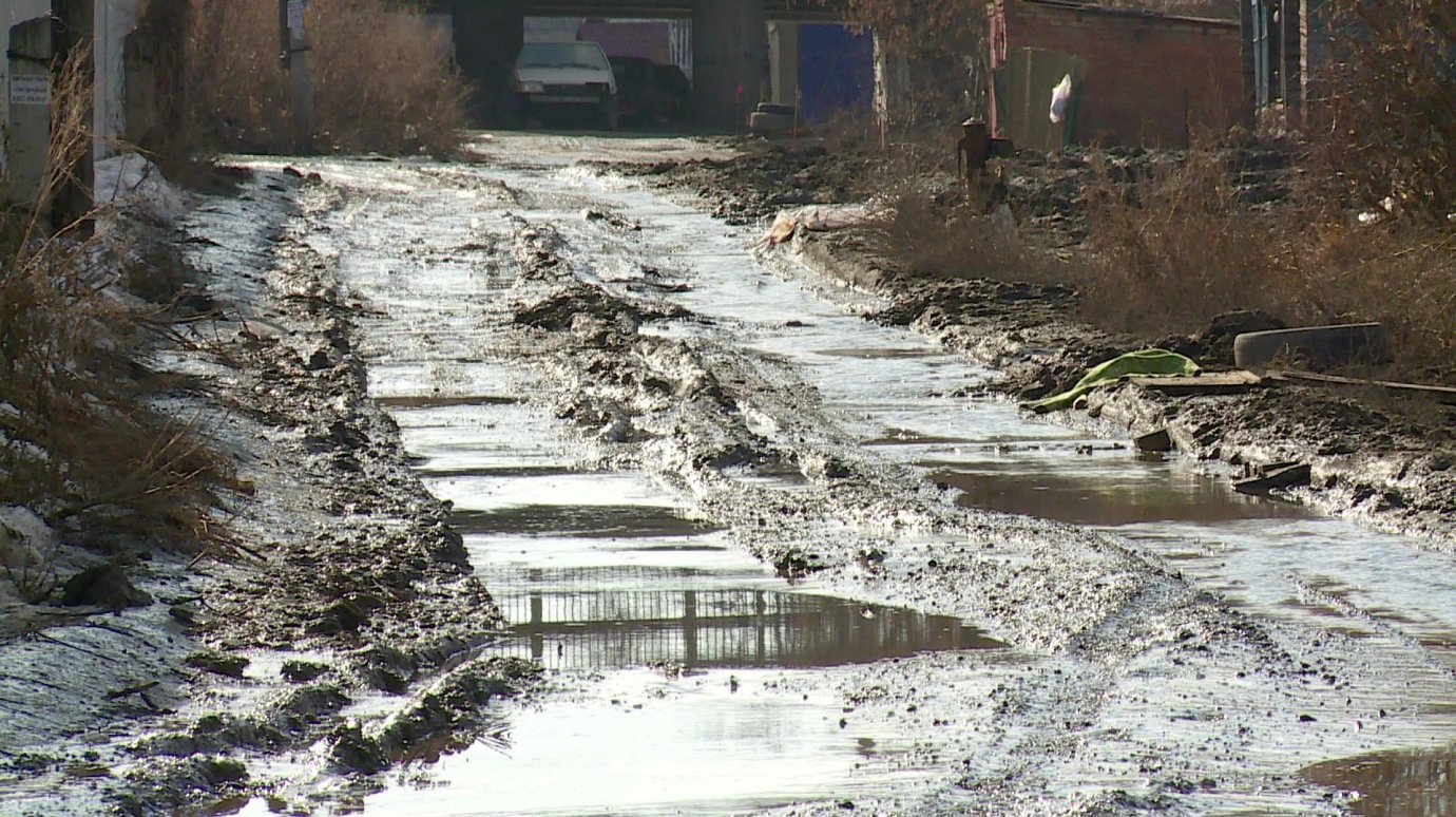 Жители улицы Маресьева оказались в изоляции из-за проблем с дорогой