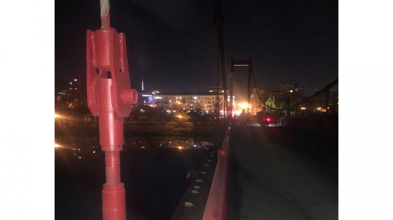 Включить забыли: подвесной мост в Пензе лишился освещения