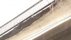 Бетонный «дождь» из-под моста