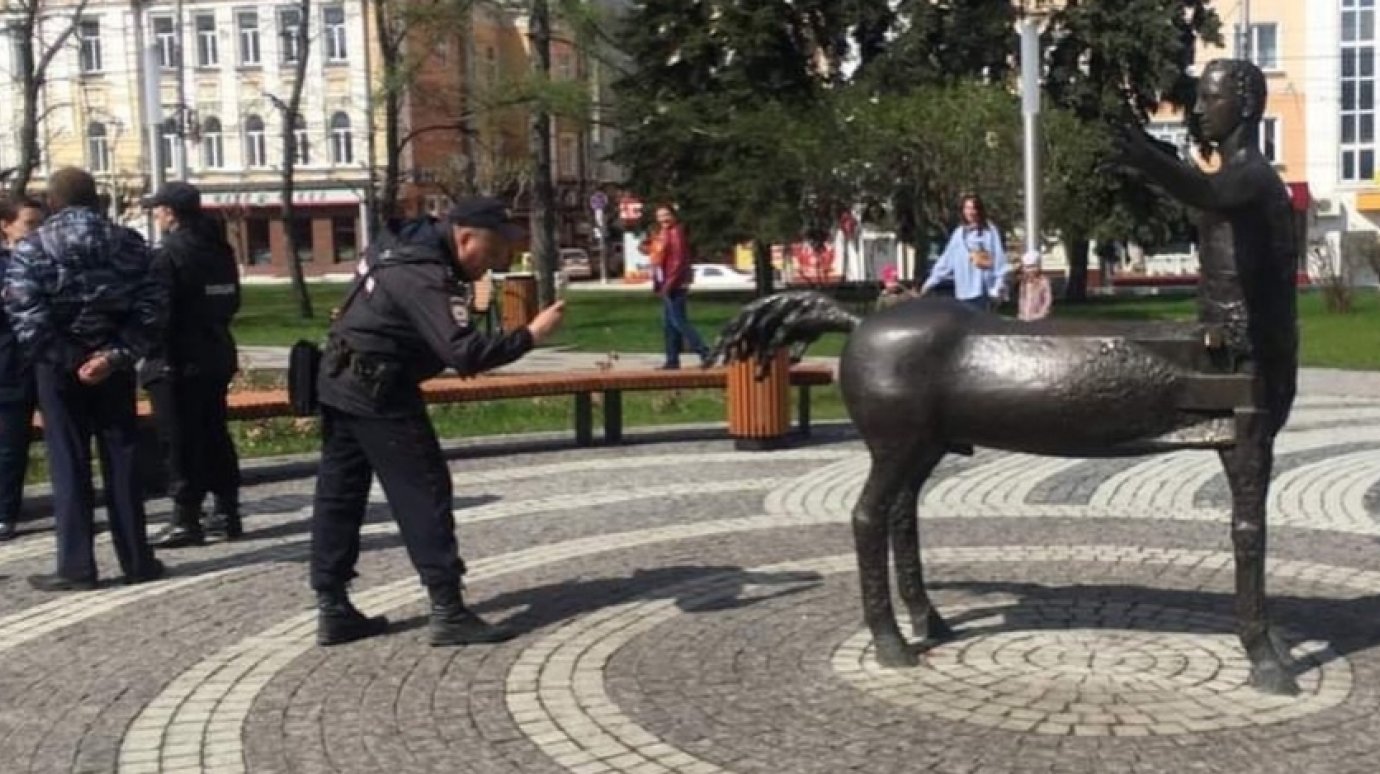 Пензенская полиция ищет того, кто разрисовал «Кентавра»