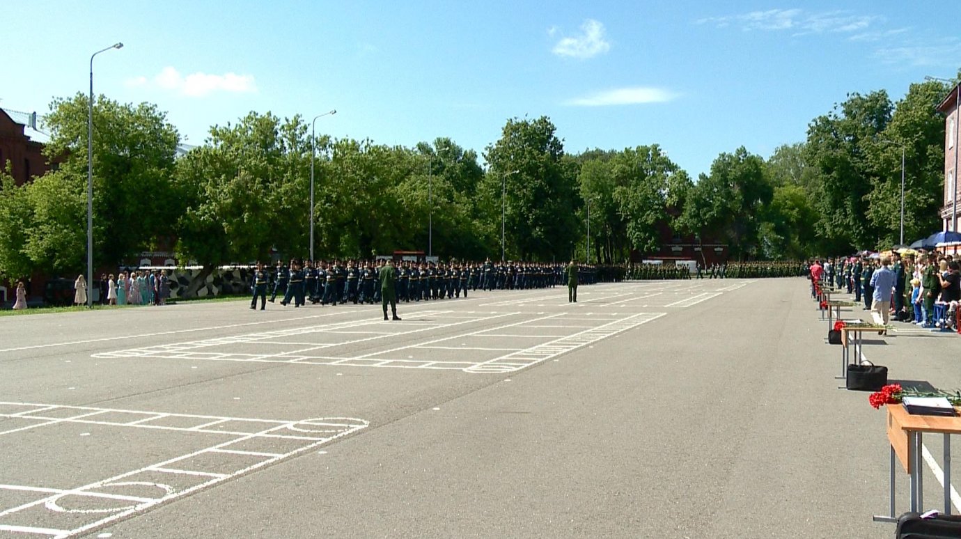 В пензенском артинституте состоялся 60-й выпуск офицеров