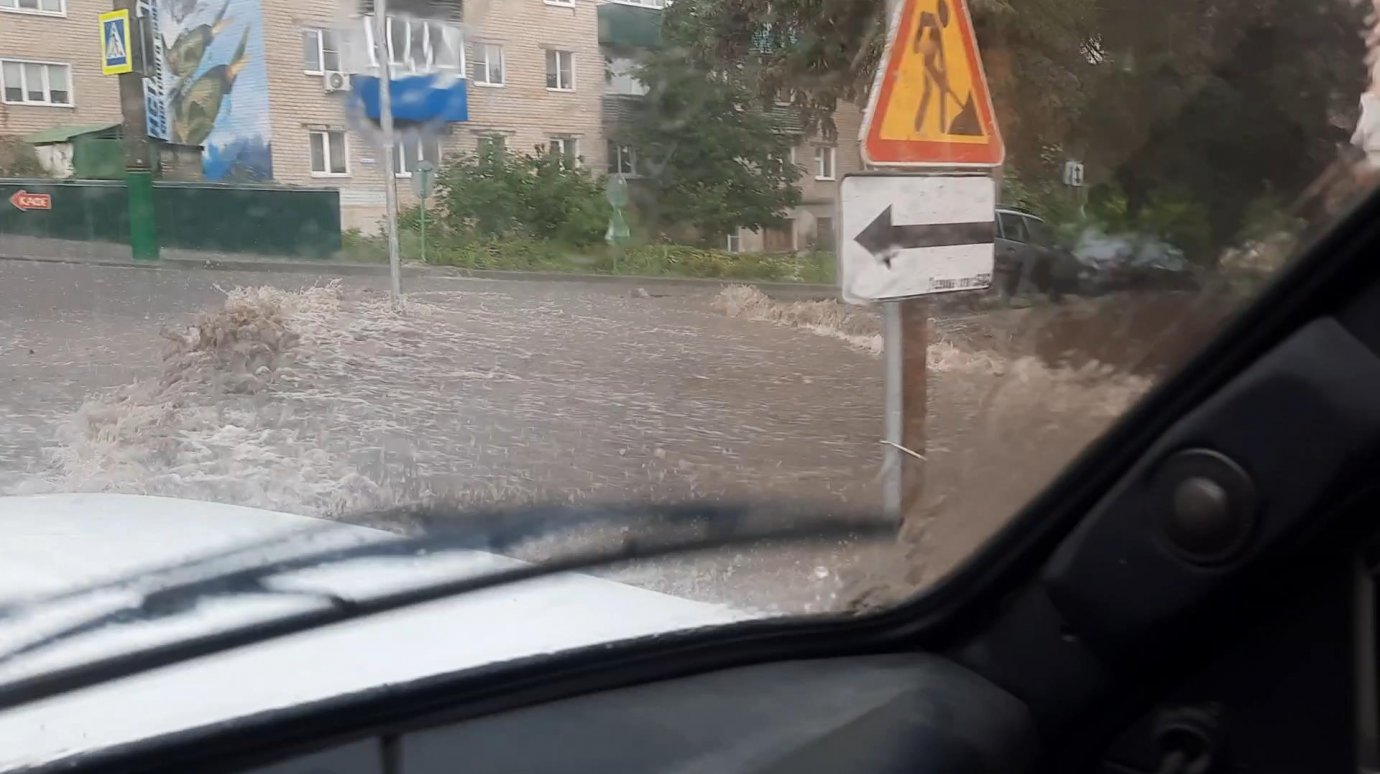 Дворы пензенцев разрушают потоки с улиц Чкалова и Красной