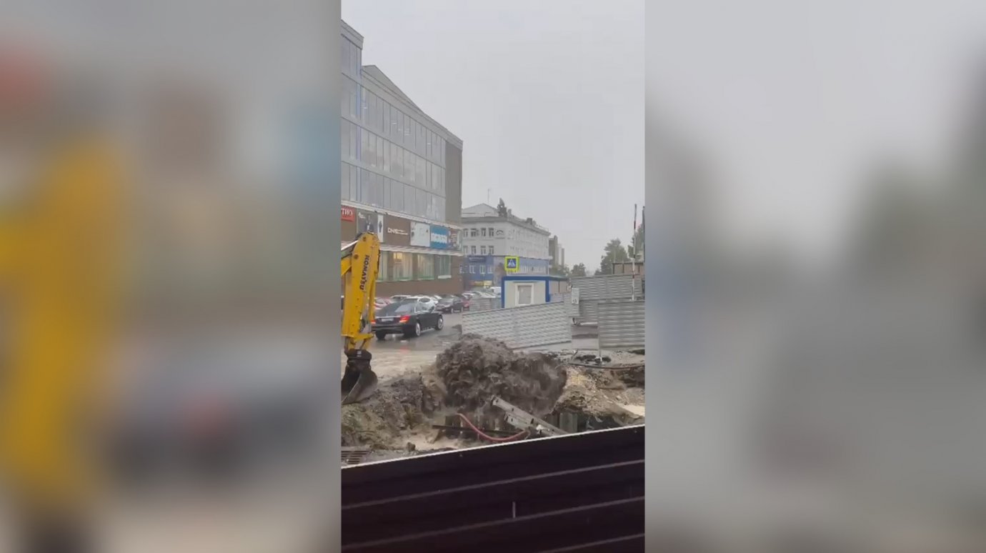 В Пензе устраняют последствия подтопления улицы Московской