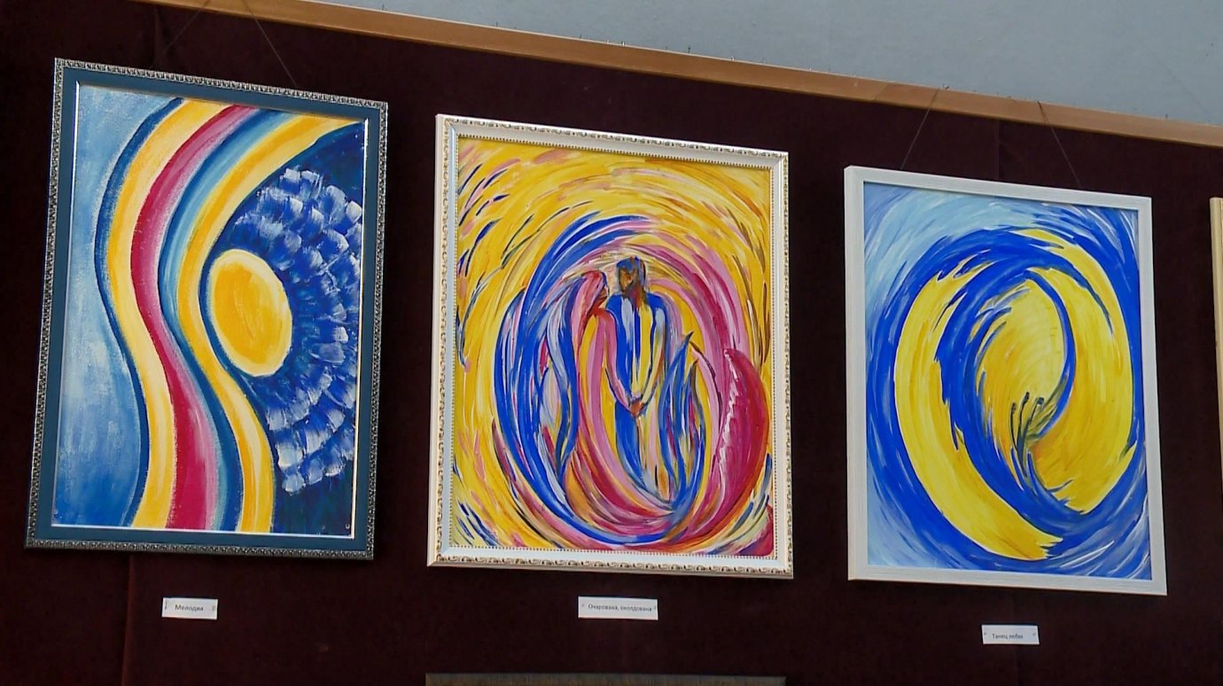 В музее народного творчества открыли выставку местной художницы