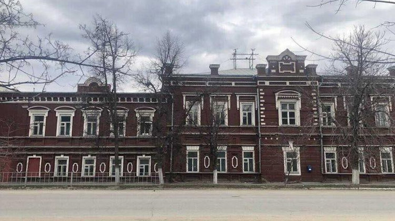 В Кузнецке начали восстанавливать историческое здание