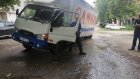 В пензенском микрорайоне КПД грузовик начал уходить под землю