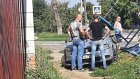 В Кузнецке автомобиль снес остановку и дорожный знак