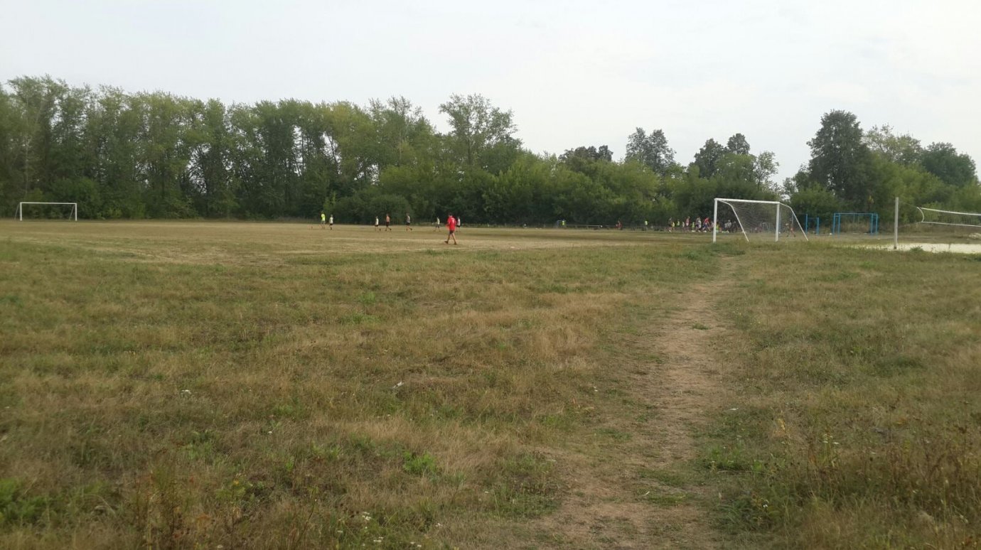 В Кузнецке хотят застроить футбольное поле в районе аэродрома