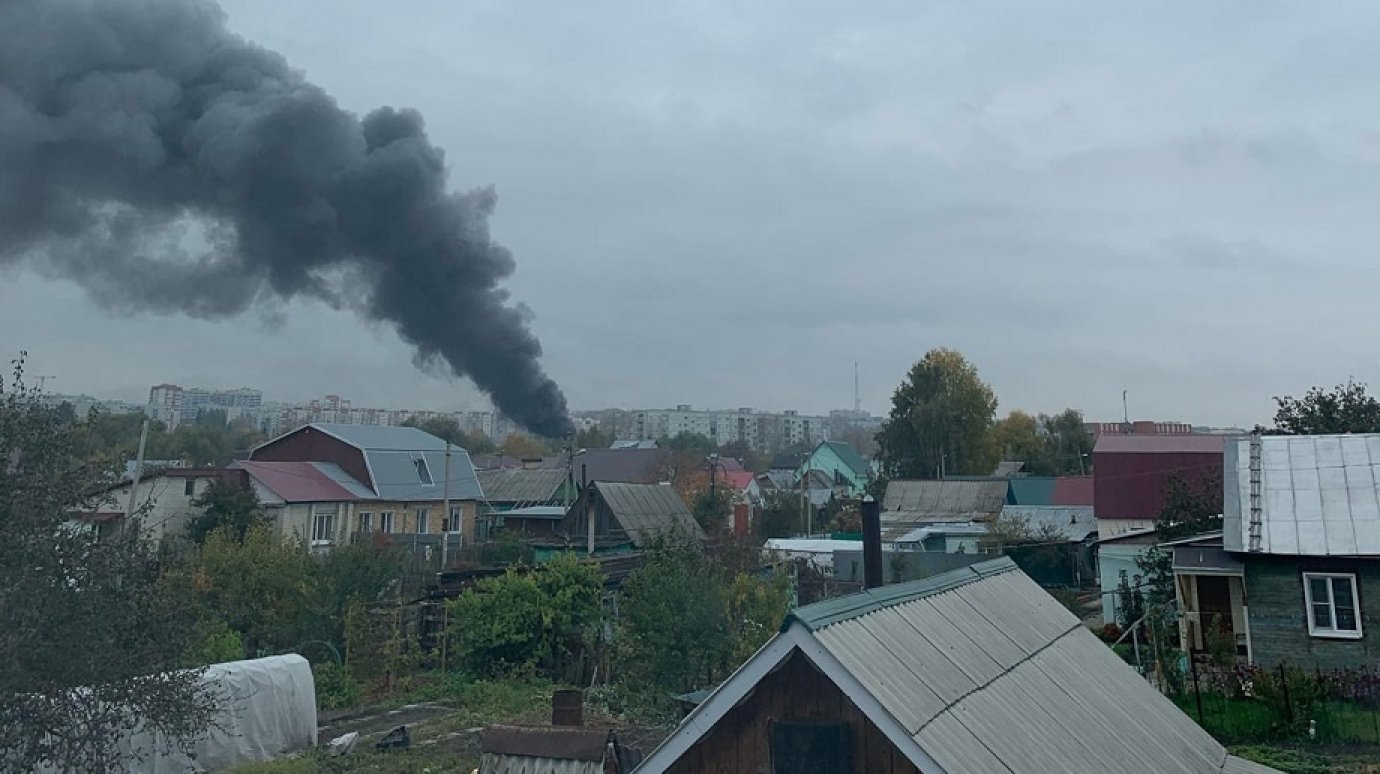 Пензенцы сообщают о пожаре в районе фабрики игрушек