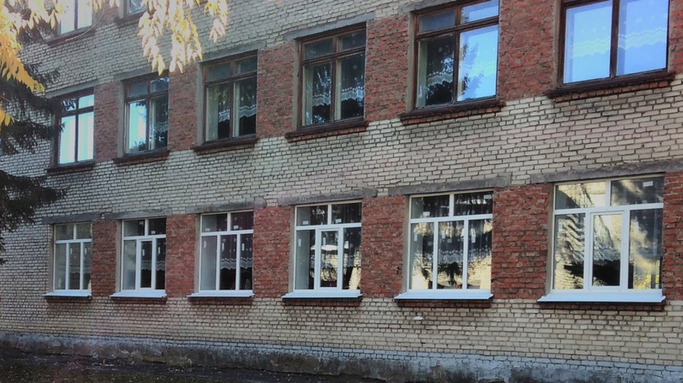В школах Кузнецка заменили более 50 оконных конструкций