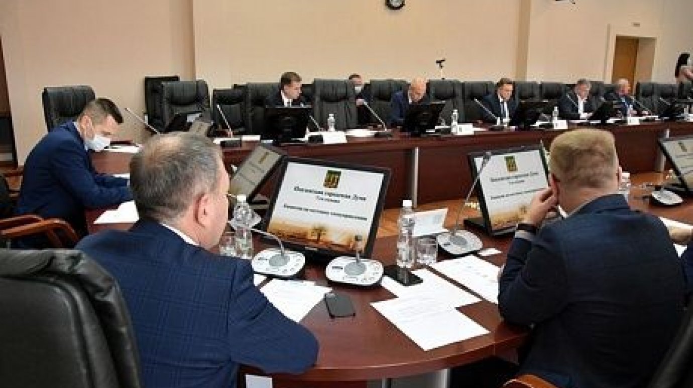 Депутаты включили вопрос об отставке Андрея Лузгина в повестку сессии