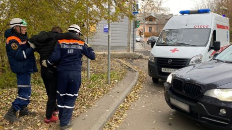 На Ново-Тамбовской в ДТП попали грузовик и 2 легковых авто