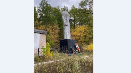 Заброшенный мемориал в селе Рянза привлек внимание прокуратуры